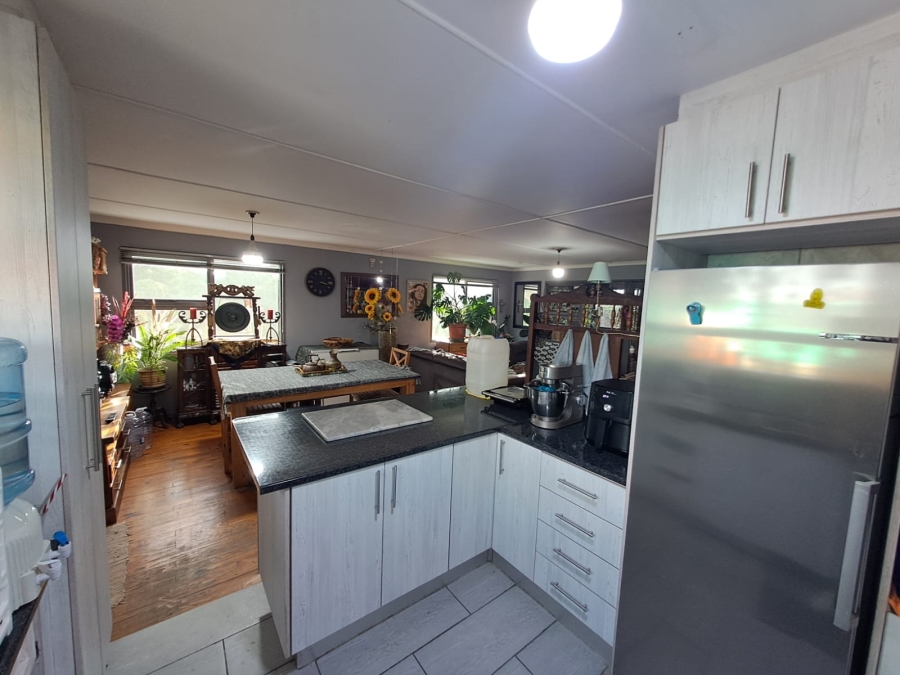 3 Bedroom Property for Sale in Paradise Beach Eastern Cape